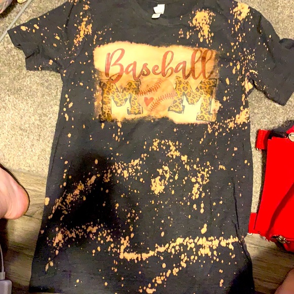 Tops - Baseball Mom T-shirt.